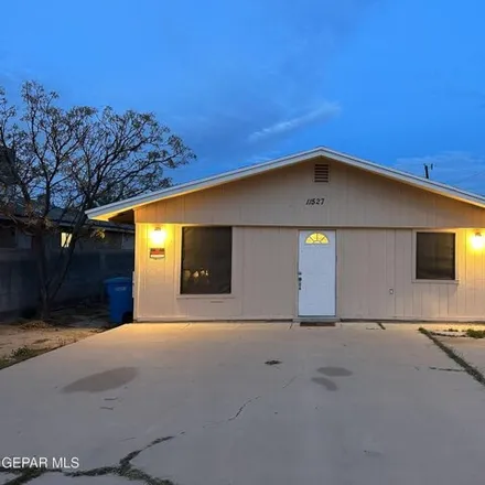 Image 2 - 11559 Philip Drive, Friedman Estates Number 1 Colonia, Socorro, TX 79927, USA - House for sale
