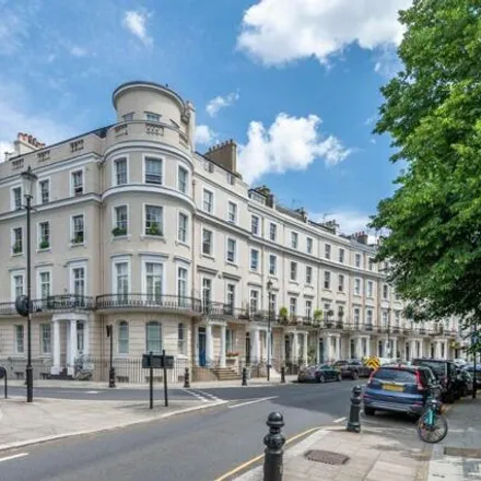 Image 5 - Royal Crescent Gardens, Royal Crescent, London, W11 4SN, United Kingdom - Apartment for sale