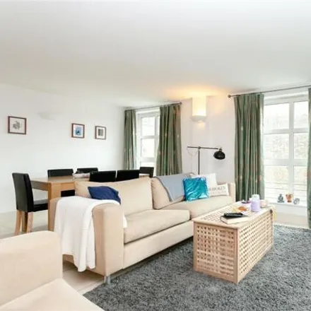 Rent this 2 bed apartment on Balfe's Bikes in 33 Essex Road, Angel