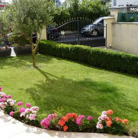 Rent this 2 bed apartment on 14 Rue de Locarno in 78800 Houilles, France