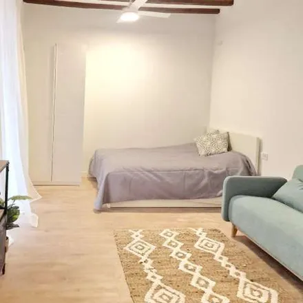 Image 3 - Centro de Servicios Sociales Maravillas, Calle de San Joaquín, 28004 Madrid, Spain - Apartment for rent