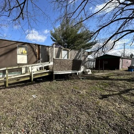Buy this studio apartment on 201 Lukins Street in Streator, IL 61364