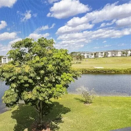 Rent this 2 bed condo on 2900 Victoria Place in Coconut Creek Park, Coconut Creek