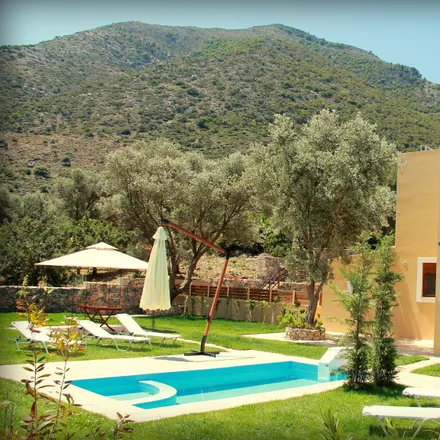 Rent this 3 bed house on unnamed road in Vlichada, Greece