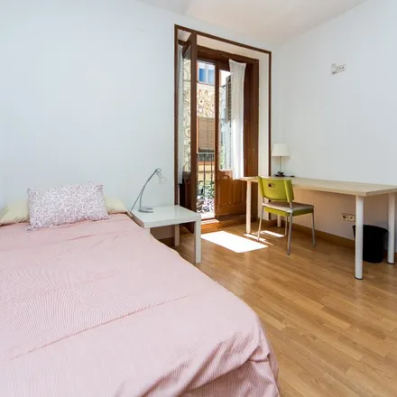 Rent this 8 bed room on Madrid in Calle de Juanelo, 23