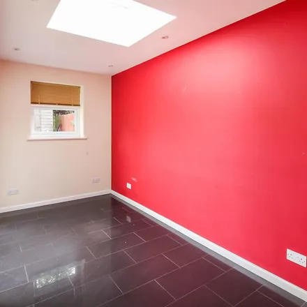 Rent this 3 bed apartment on Green End in Aylesbury, HP20 2SA