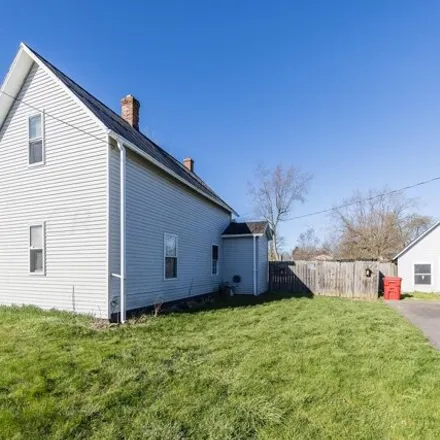 Buy this 3 bed house on 199 Elm Street in London, OH 43140