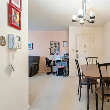 Image 6 - 32-25 90th Street, New York, NY 11369, USA - Apartment for sale