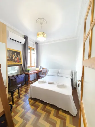 Rent this 5 bed room on Madrid in Colchonería Cuesta, Calle de Fuencarral
