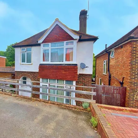 Rent this 6 bed house on 10 Caxton Gardens in Guildford, GU2 8AX