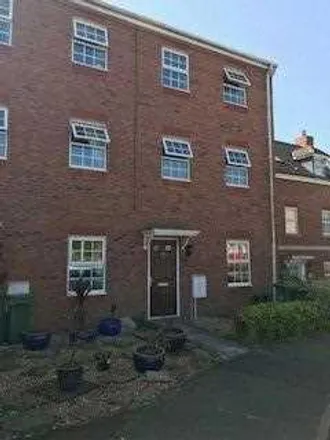 Rent this 4 bed townhouse on Meadow Hill in Llantwit Fardre, CF38 1RX