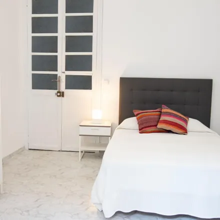 Rent this 4 bed apartment on Corowking Boix 7 in Carrer de Boix, 7