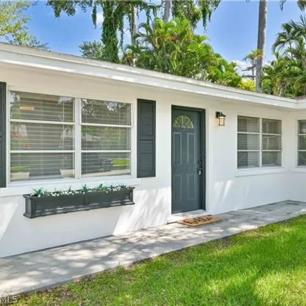 Image 3 - 1359 Cordova Avenue, Fort Myers, FL 33901, USA - House for sale