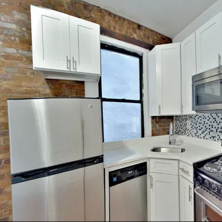 Image 5 - 7 Carmine Street, New York, NY 10014, USA - Apartment for rent