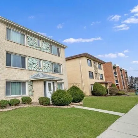 Buy this studio house on Keating Avenue in Oak Lawn, IL 60453