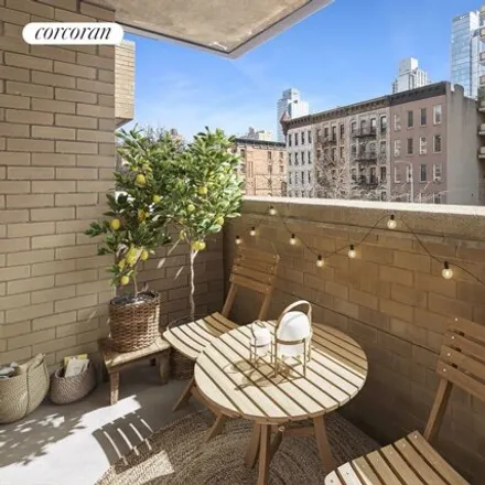 Image 5 - 245 2nd Avenue, New York, NY 10128, USA - Apartment for sale