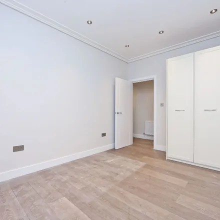Image 5 - Albemarle Mansions, Empire Square, London, N7 6JN, United Kingdom - Apartment for rent
