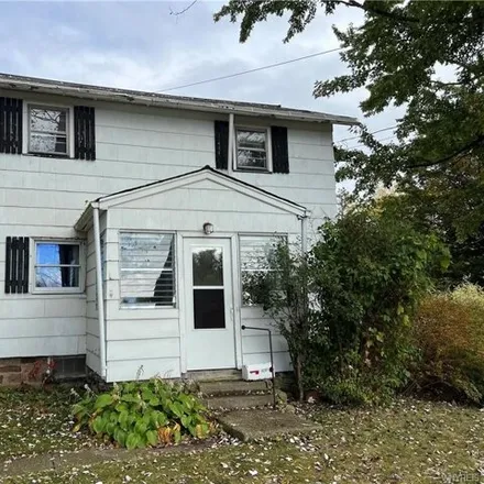 Buy this 3 bed house on 15207 East Lee Road in Albion, NY 14470