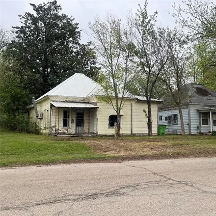 Buy this 3 bed house on 8th Street in Prague, Lincoln County