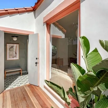 Image 4 - 650 Huntley Drive, West Hollywood, CA 90069, USA - House for rent