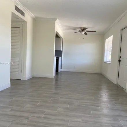 Image 3 - Southwest 13th Place, Coral Manor, Deerfield Beach, FL 33441, USA - Apartment for rent