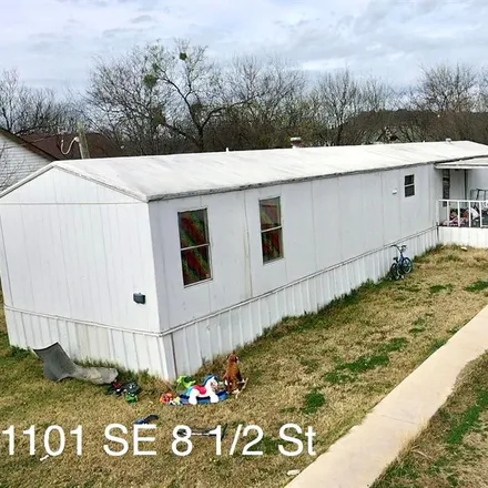Image 4 - 998 Southeast 11th Avenue, Mineral Wells, TX 76067, USA - Duplex for sale