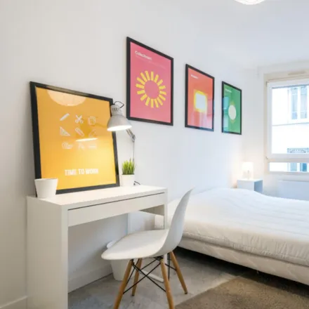 Rent this 3 bed room on 5 Place de la Montagne du Goulet in 75015 Paris, France