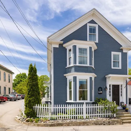Buy this 3 bed house on 260 Marcy Street in Portsmouth, NH 03801