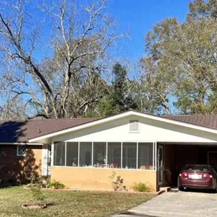 Buy this 3 bed house on 278 11th Avenue in Eastman, GA 31023