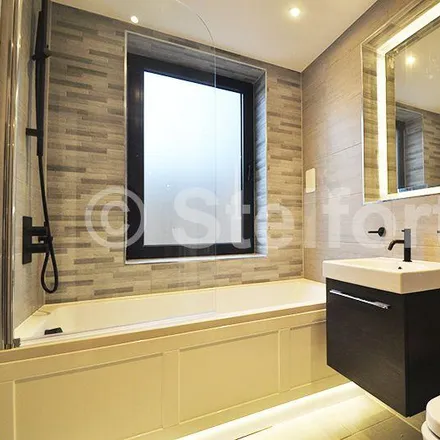 Image 5 - Granville Road, London, NW2 2EF, United Kingdom - Apartment for rent