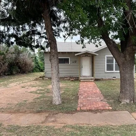 Buy this 2 bed house on 737 Chestnut Street in Colorado City, TX 79512