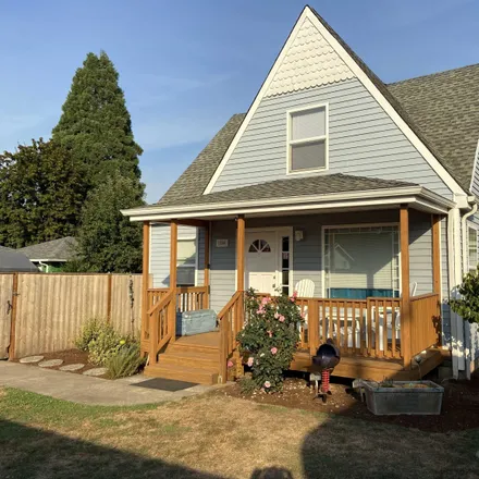 Buy this 3 bed house on 1336 Hoffman Road Northeast in Salem, OR 97301