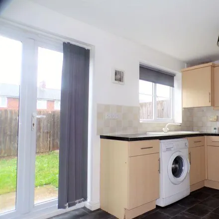 Rent this 3 bed townhouse on Blackmoor Close in Darlington, DL1 4RU
