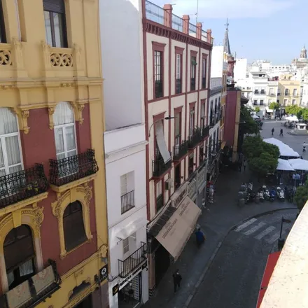 Image 9 - Calle Álvarez Quintero, 5, 41001 Seville, Spain - Apartment for rent