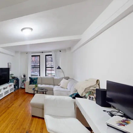 Image 2 - #205, 50 West 72nd Street, Upper West Side, Manhattan, New York - Apartment for rent