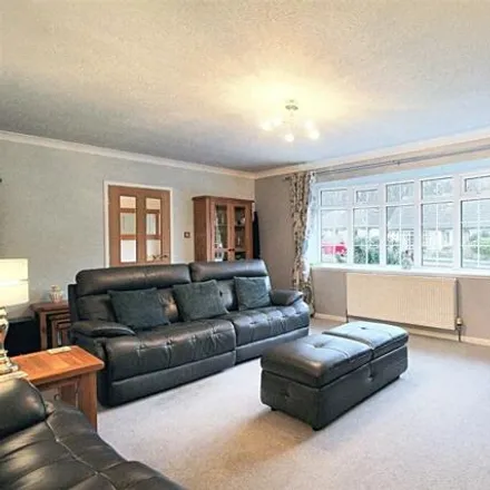 Image 8 - Russett Grove, Huddersfield, HD4 6QF, United Kingdom - House for sale