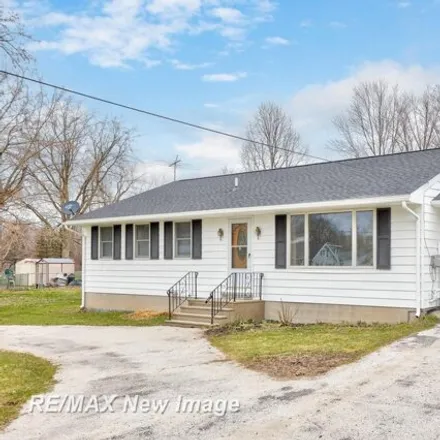 Buy this 3 bed house on 1351 Smith Street in Bay City, MI 48706