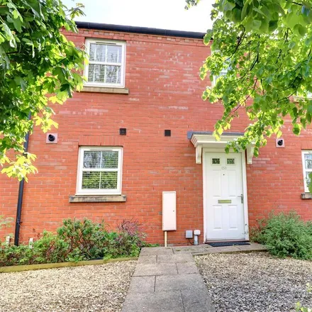 Rent this 2 bed townhouse on Bishopton Lane cycle path in Stratford-upon-Avon, CV37 0UG
