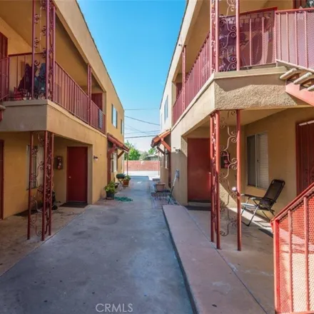Image 3 - 3918 North Lugo Avenue, San Bernardino, CA 92404, USA - Apartment for sale