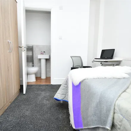 Image 2 - 19 Tay Street, Burnley, BB11 4FB, United Kingdom - Apartment for rent