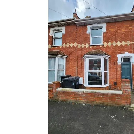 Rent this 3 bed townhouse on 91 Halesleigh Road in Bridgwater, TA6 7DZ