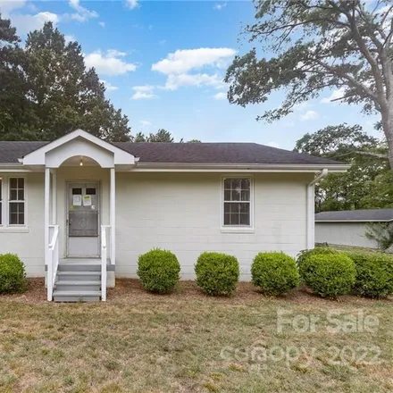 Buy this 2 bed house on 2908 Oakwood Drive in Charlotte, NC 28269