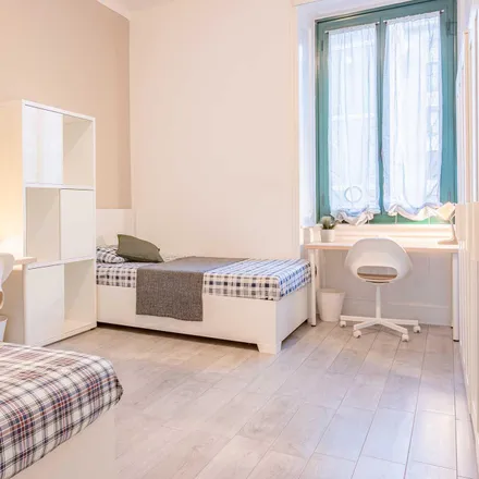 Rent this 3 bed room on Mama Africa in Via Giulio e Corrado Venini, 14