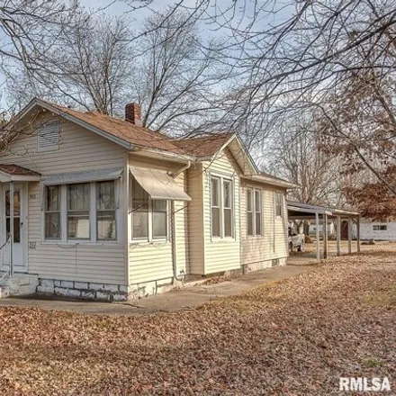 Buy this 2 bed house on 922 North 11th Street in Murphysboro, IL 62966