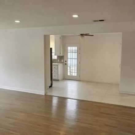 Image 3 - 5426 Tampa Avenue, Los Angeles, CA 91356, USA - House for rent