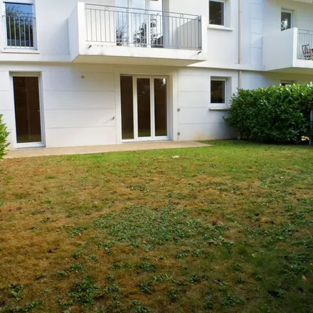 Rent this 2 bed apartment on La Croix Gatin in 45300 Pithiviers, France