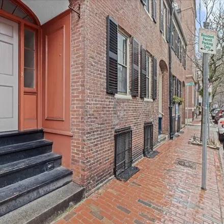 Image 2 - 37 Fayette Street, Boston, MA 02111, USA - House for sale