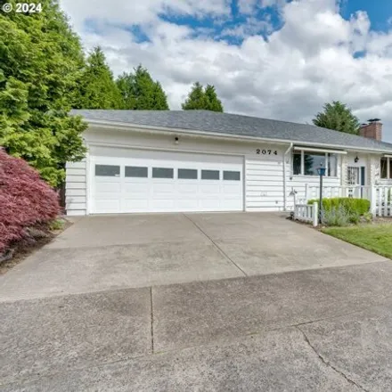 Buy this 5 bed house on 2074 Southeast 102nd Avenue in Portland, OR 97216