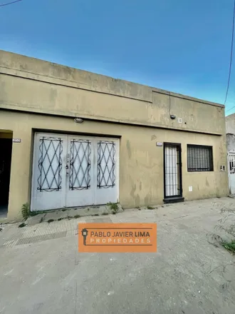 Buy this 2 bed apartment on 542 - Doctor Amadeo Sabattini 4202 in Partido de Tres de Febrero, Santos Lugares