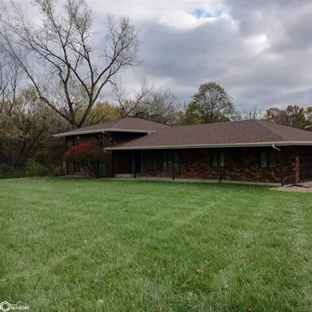 Buy this 5 bed house on 4 Birchwood Heights Drive in Ottumwa, IA 52501